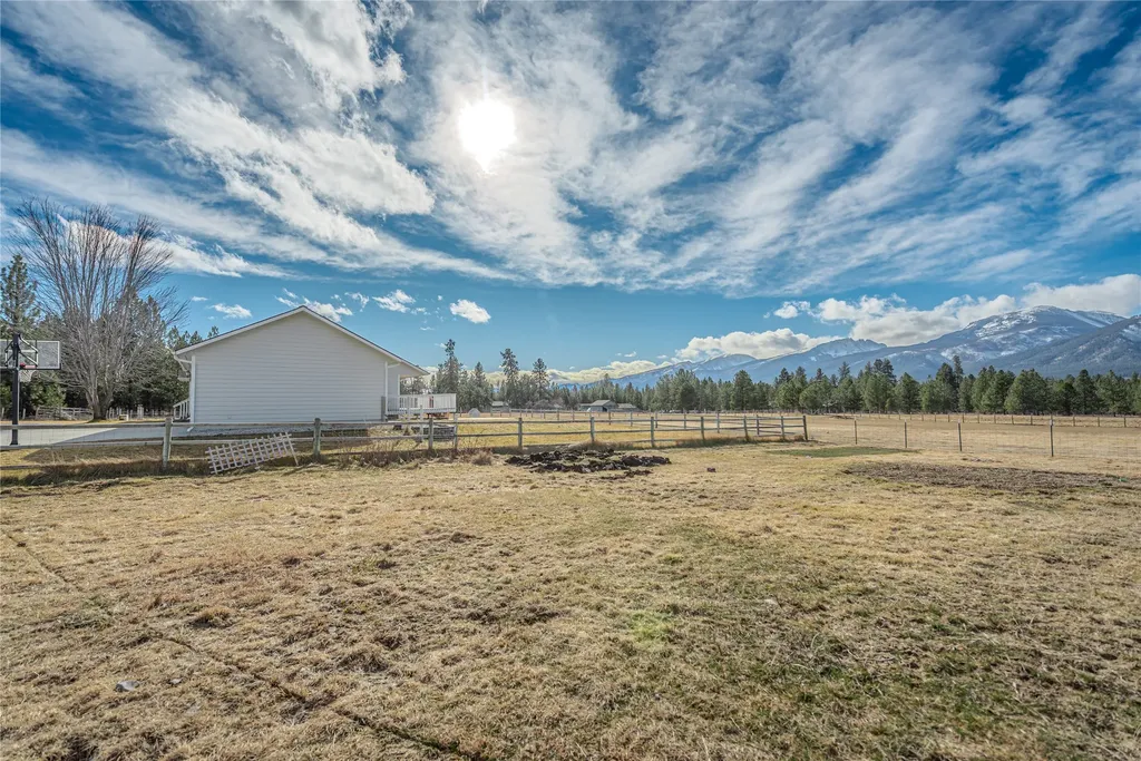 193 Cormoret Loop Florence MT 59833