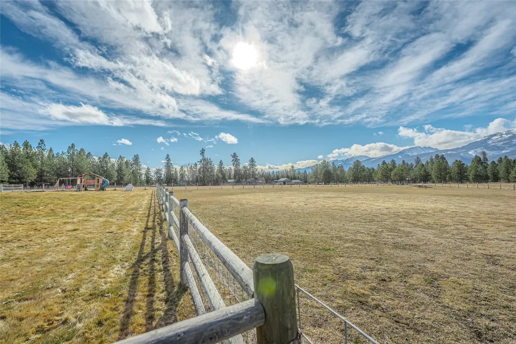193 Cormoret Loop Florence MT 59833