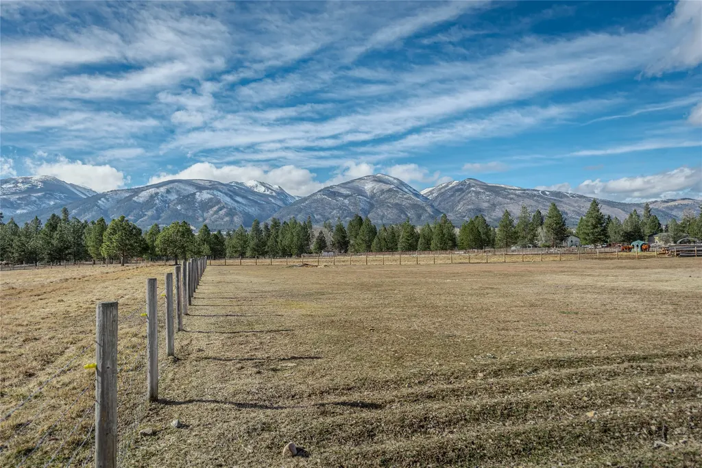 193 Cormoret Loop Florence MT 59833