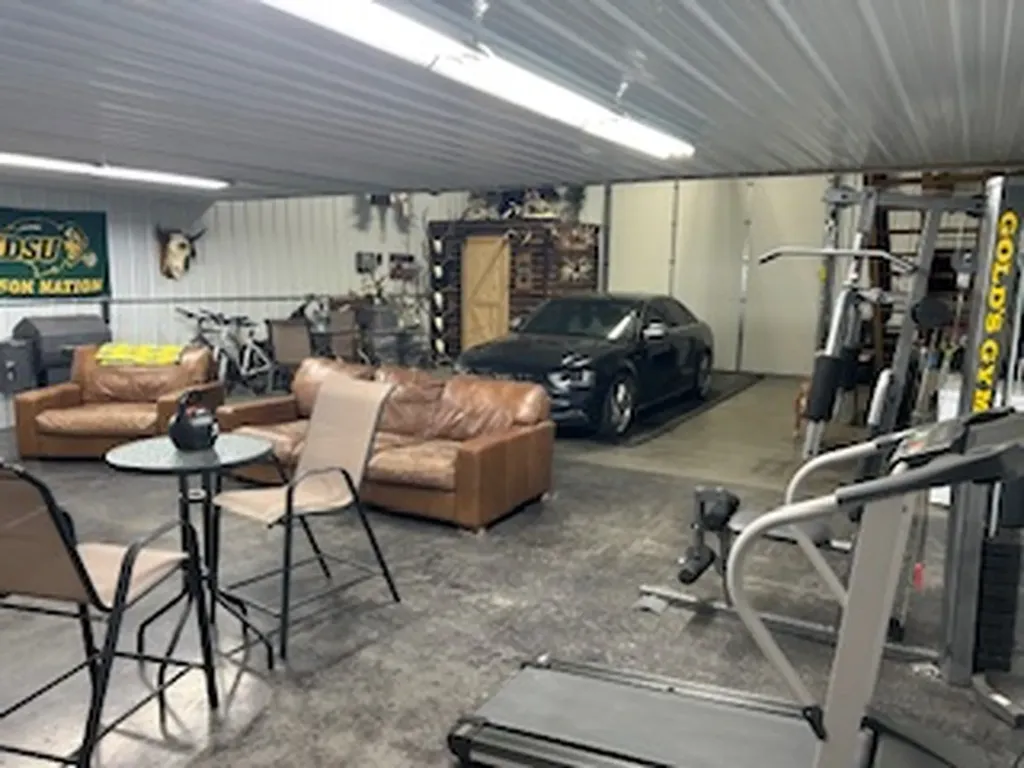 315 E Allard Street Glendive MT 59330