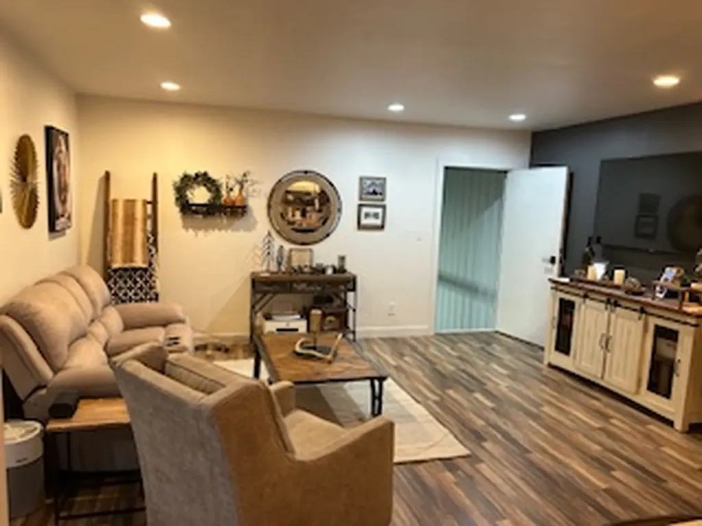 315 E Allard Street Glendive MT 59330
