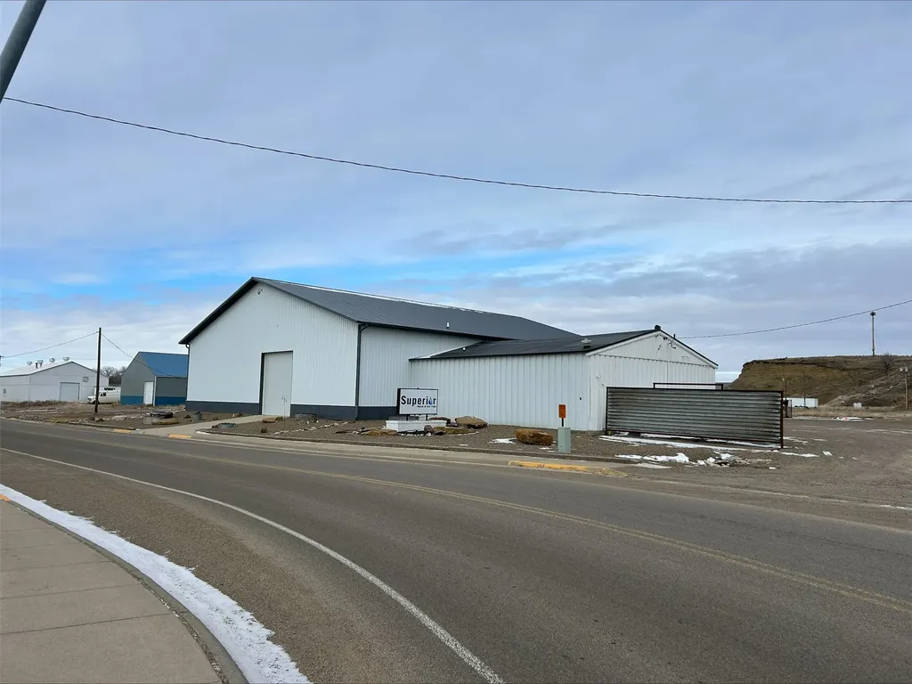 315 E Allard Street Glendive MT 59330