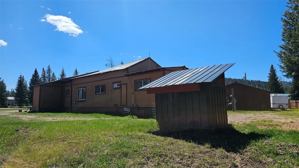 4176 E Willow Creek Road Lincoln MT 59639