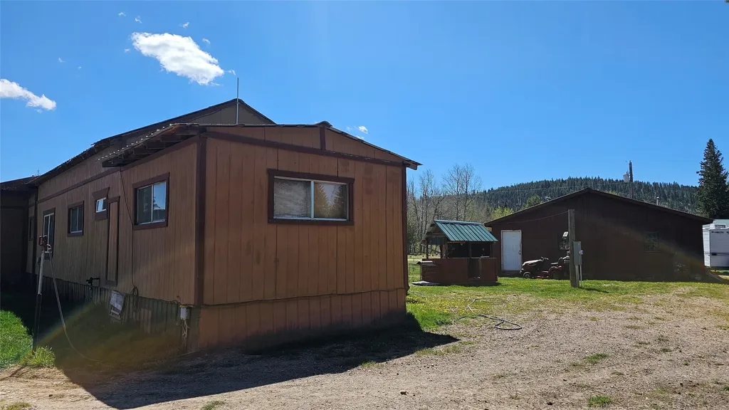 4176 E Willow Creek Road Lincoln MT 59639