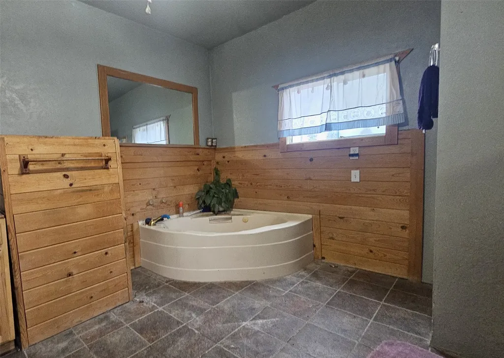 4176 E Willow Creek Road Lincoln MT 59639