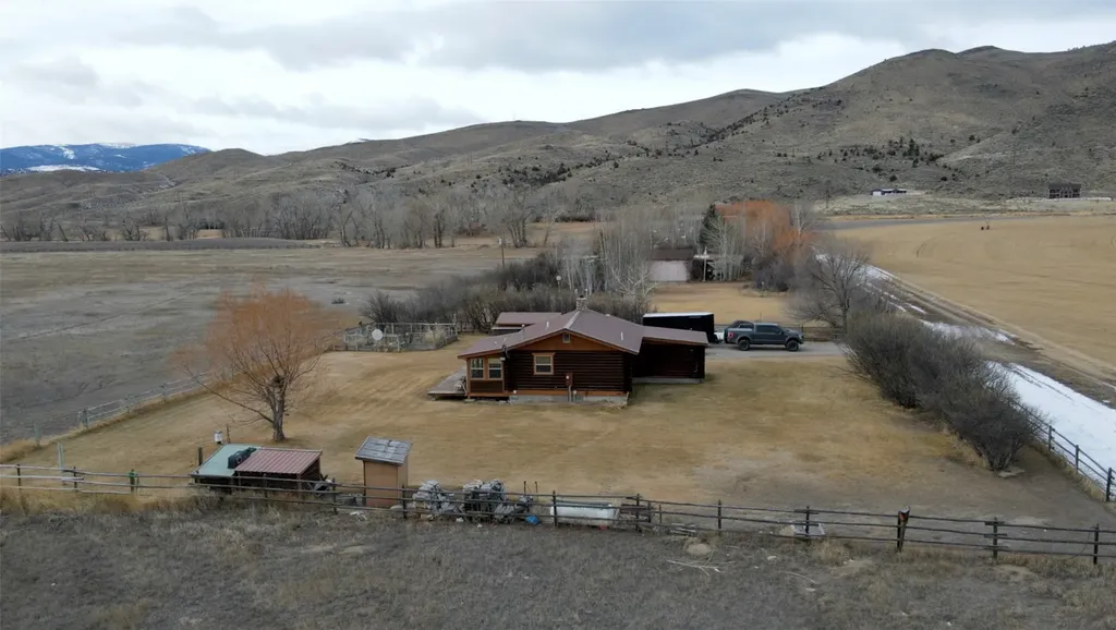 240 Ponderosa Road Melrose MT 59743