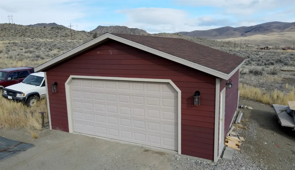 2651 Big Horn Road Melrose MT 59743