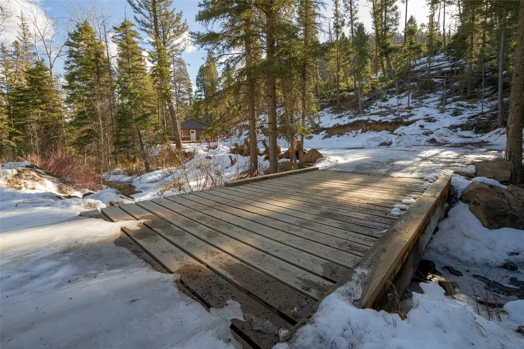 11045 Stemple Pass Road Lincoln MT 59639