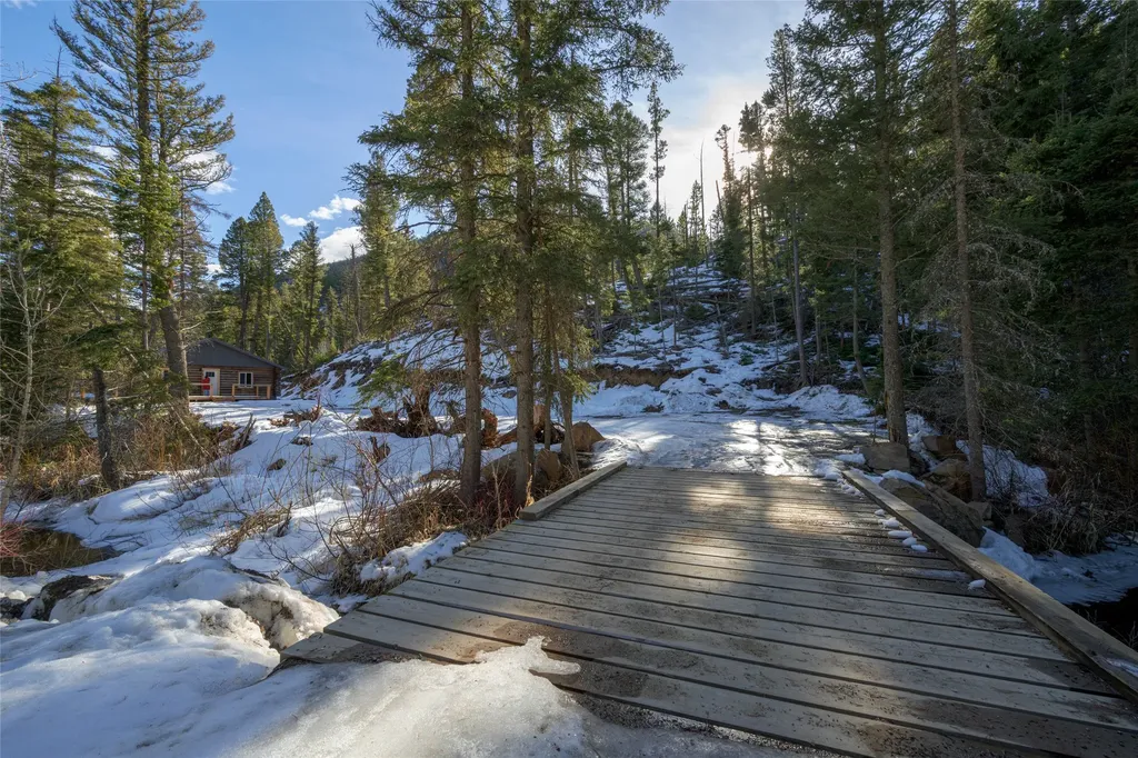 11045 Stemple Pass Road Lincoln MT 59639