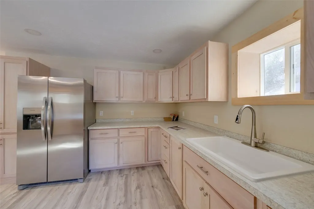 11045 Stemple Pass Road Lincoln MT 59639