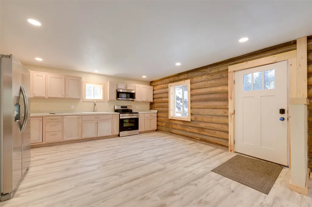 11045 Stemple Pass Road Lincoln MT 59639