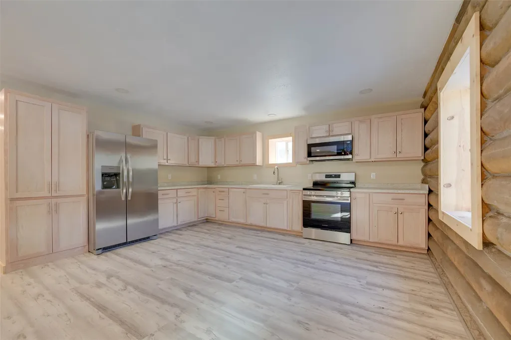 11045 Stemple Pass Road Lincoln MT 59639