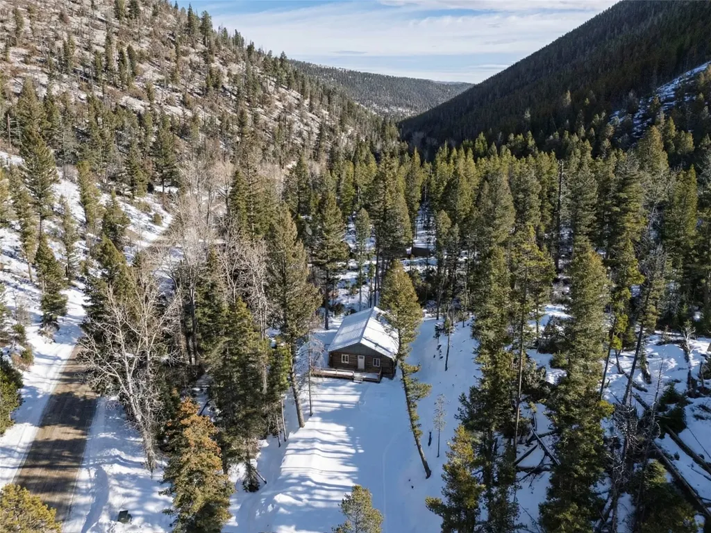 11045 Stemple Pass Road Lincoln MT 59639