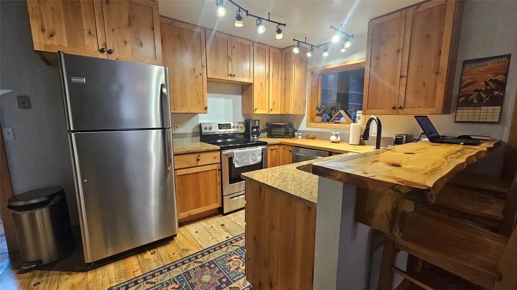 873 D Street Lincoln MT 59639