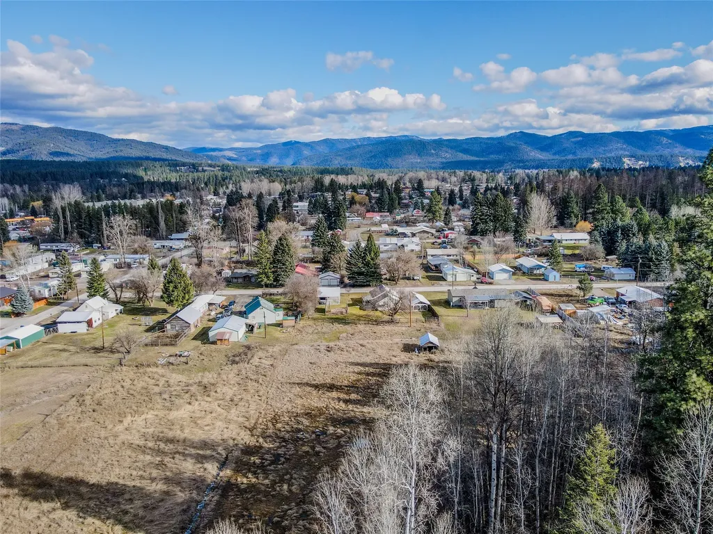 82 Pioneer Road Libby MT 59923