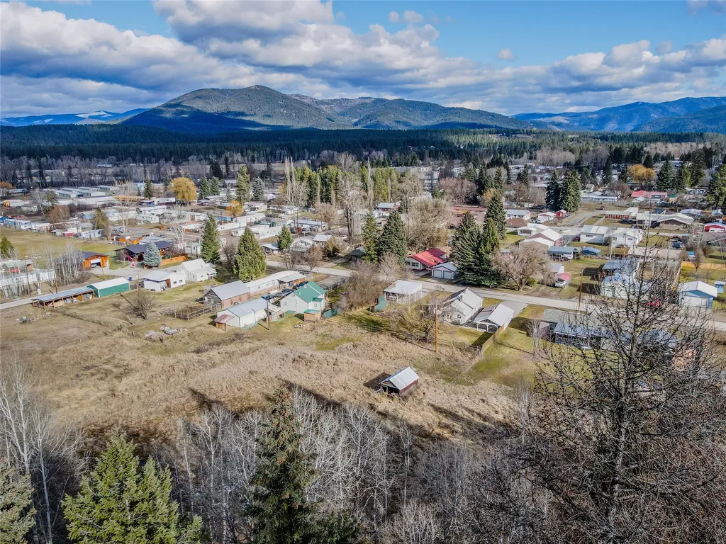 82 Pioneer Road Libby MT 59923