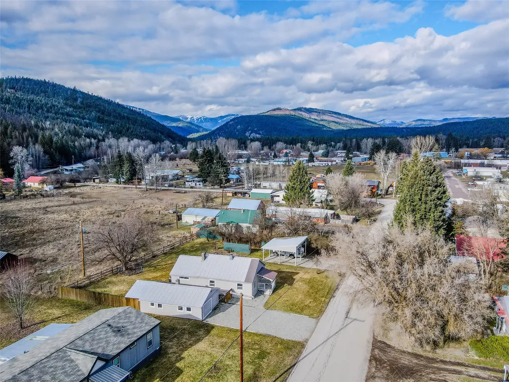 82 Pioneer Road Libby MT 59923