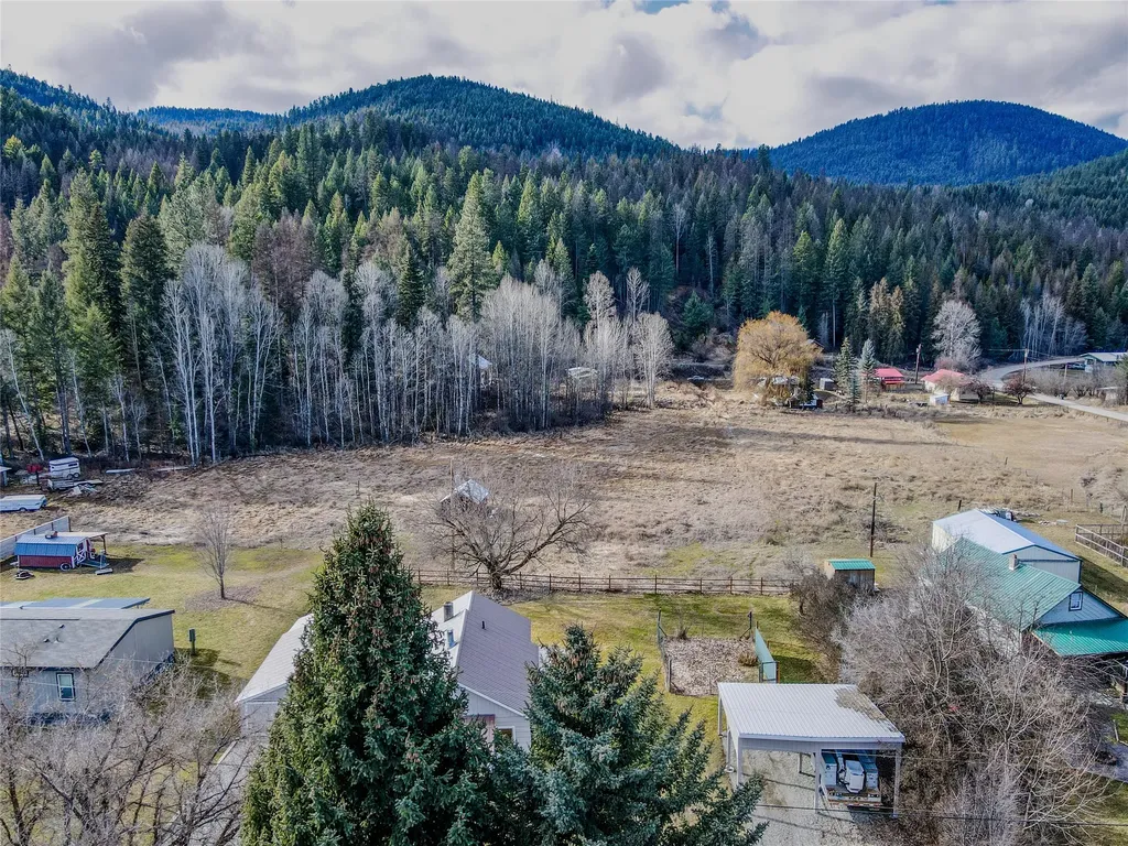 82 Pioneer Road Libby MT 59923