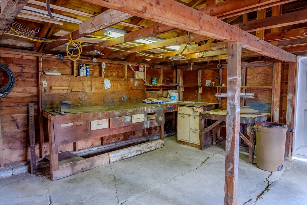 82 Pioneer Road Libby MT 59923