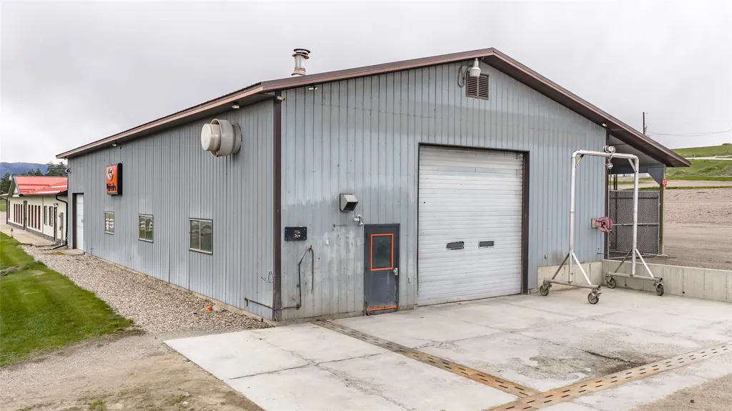 2765 Us Highway 2 W Kalispell MT 59901