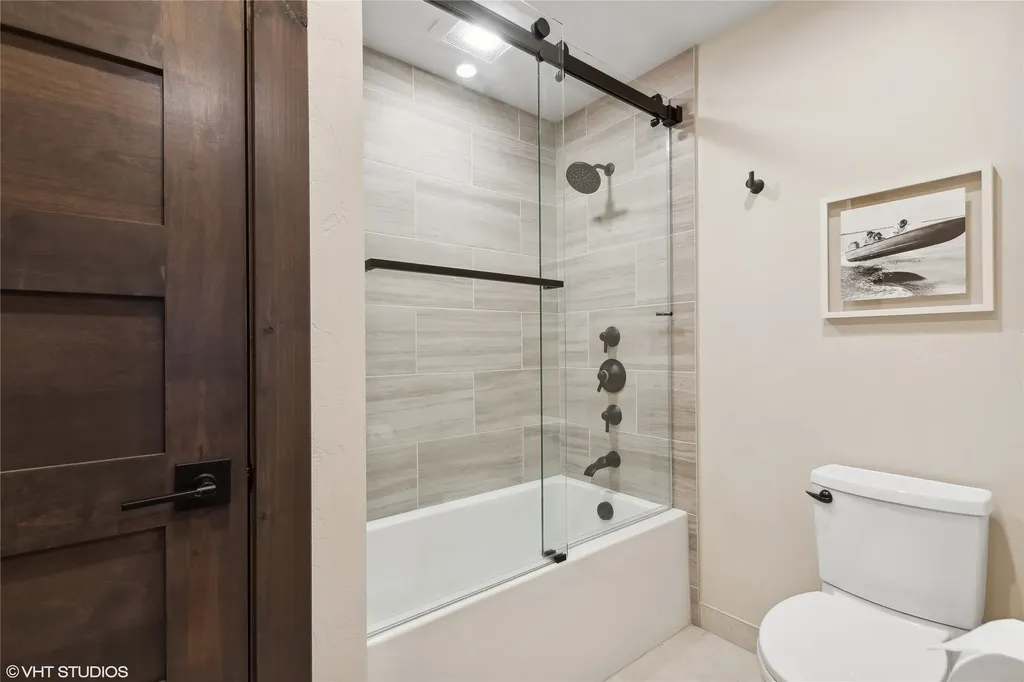22934 Damaskes Way Rollins MT 59931