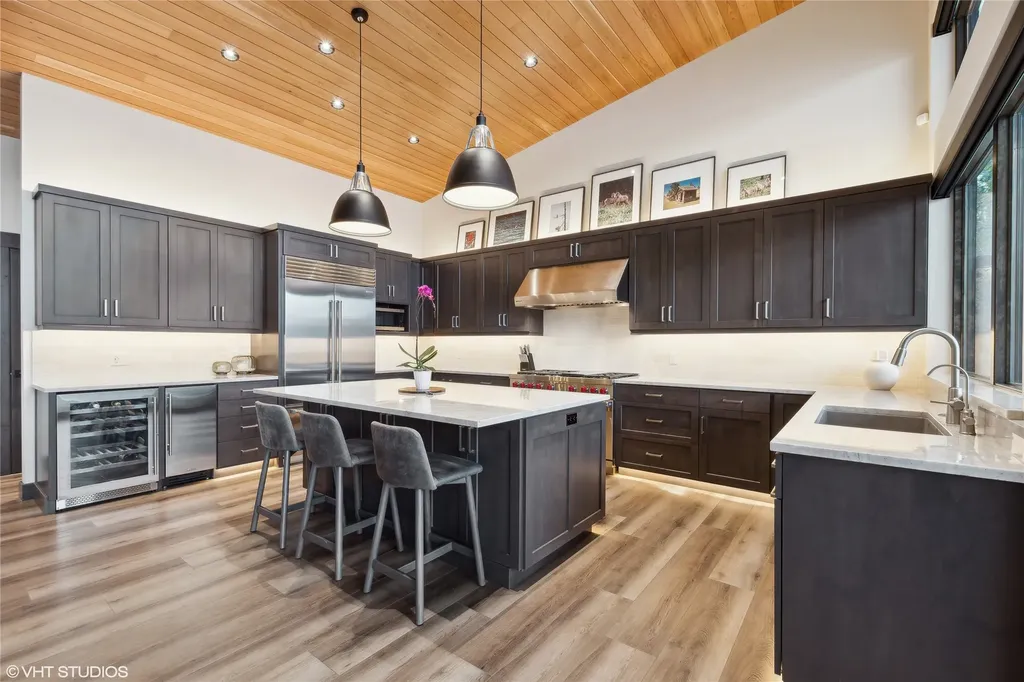 22934 Damaskes Way Rollins MT 59931