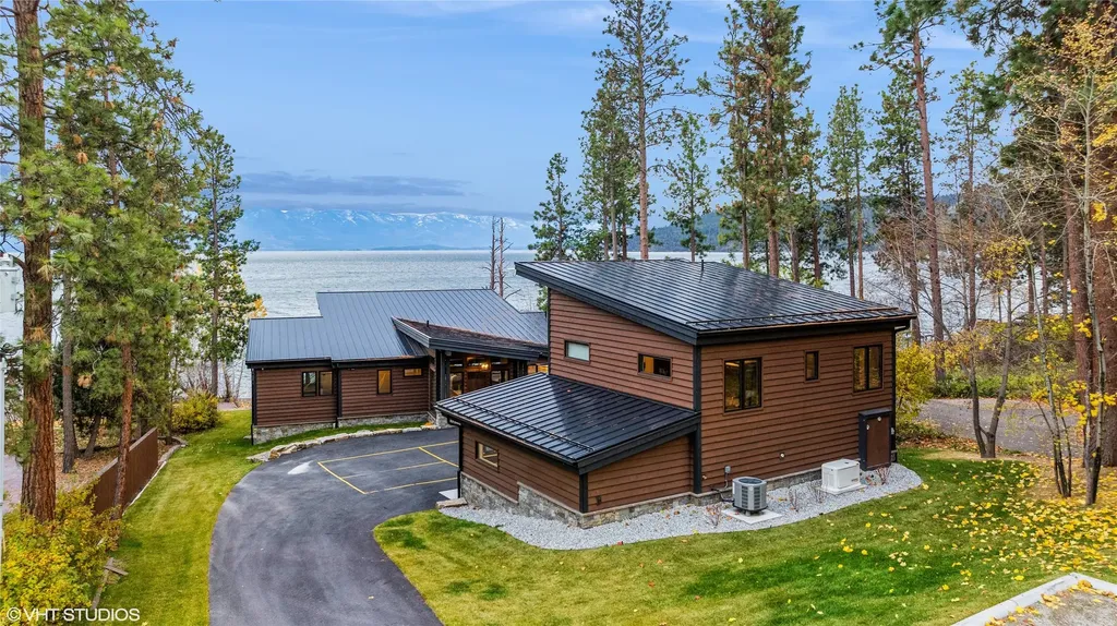 22934 Damaskes Way Rollins MT 59931