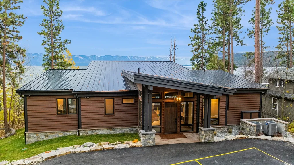 22934 Damaskes Way Rollins MT 59931