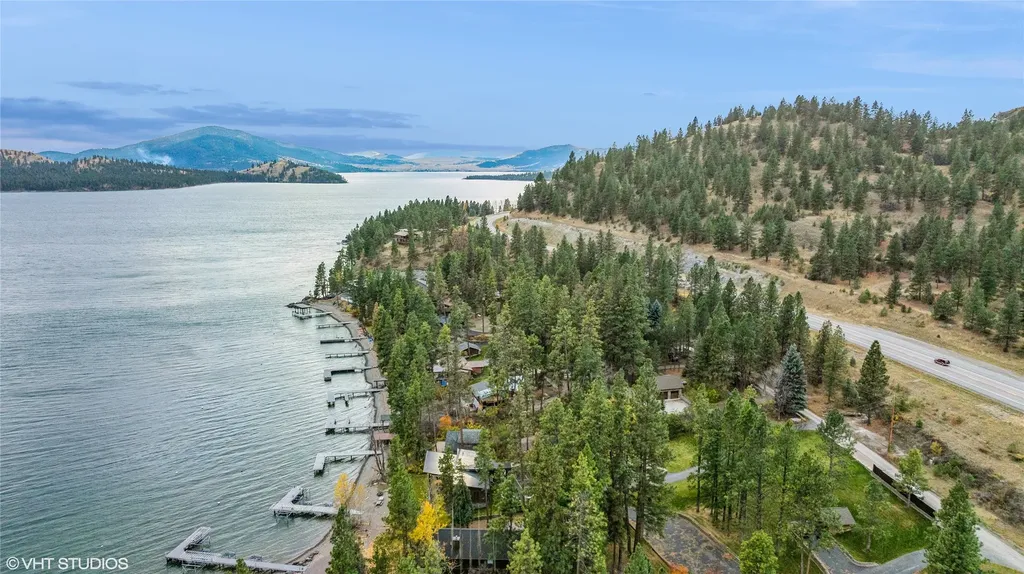 22934 Damaskes Way Rollins MT 59931