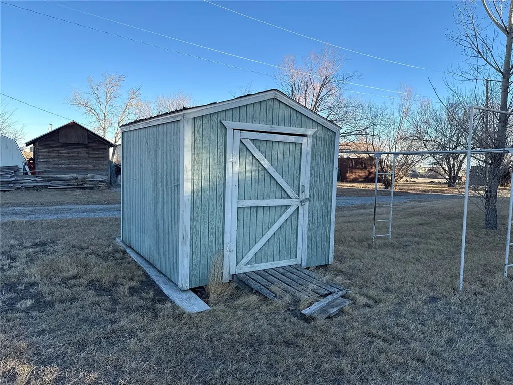 423 Pondera Avenue Valier MT 59486