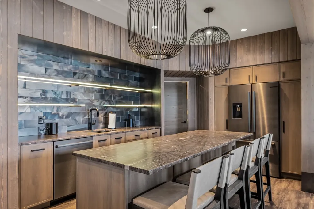 1332 W Lakeshore Drive Whitefish MT 59937