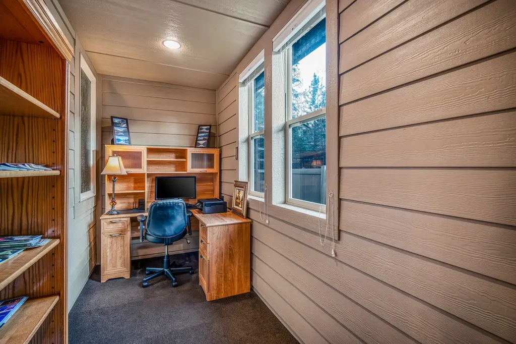 153 Oakmont Loop Columbia Falls MT 59912
