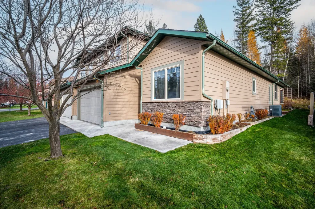 153 Oakmont Loop Columbia Falls MT 59912