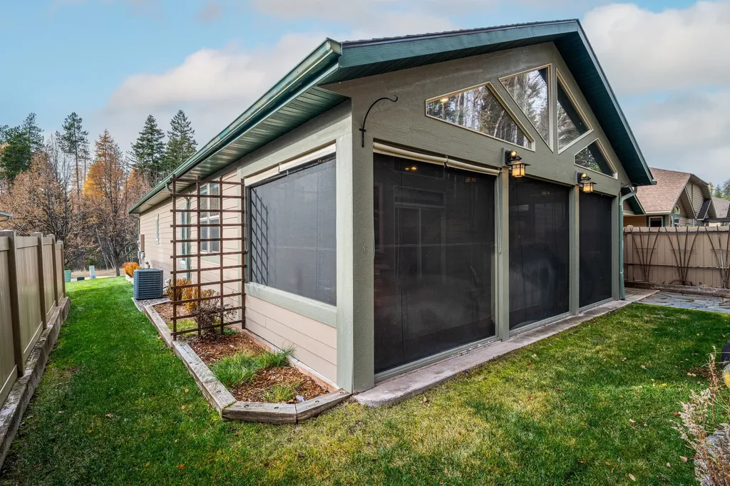 153 Oakmont Loop Columbia Falls MT 59912