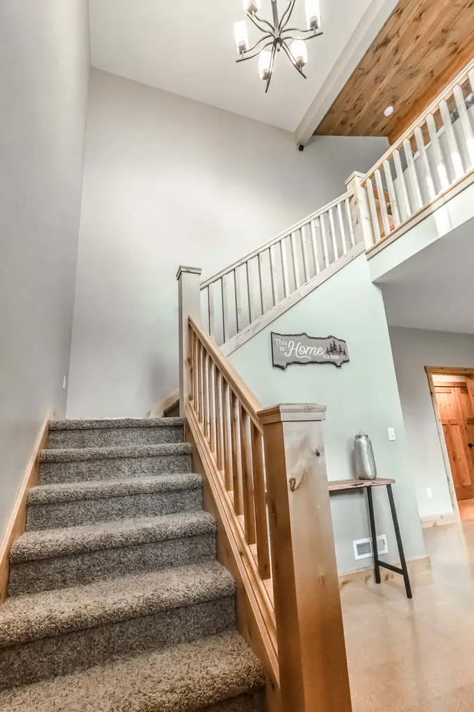 21208 Osprey Loop Rollins MT 59931