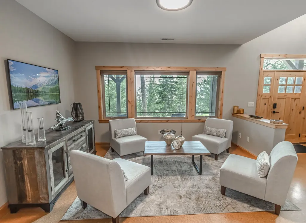 21208 Osprey Loop Rollins MT 59931