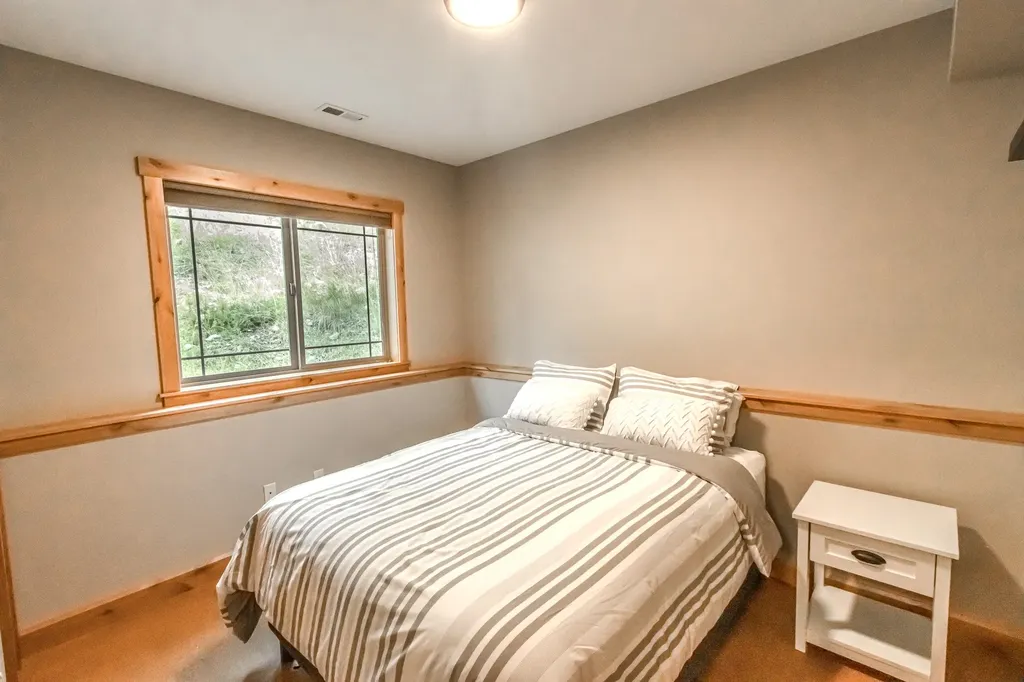 21208 Osprey Loop Rollins MT 59931