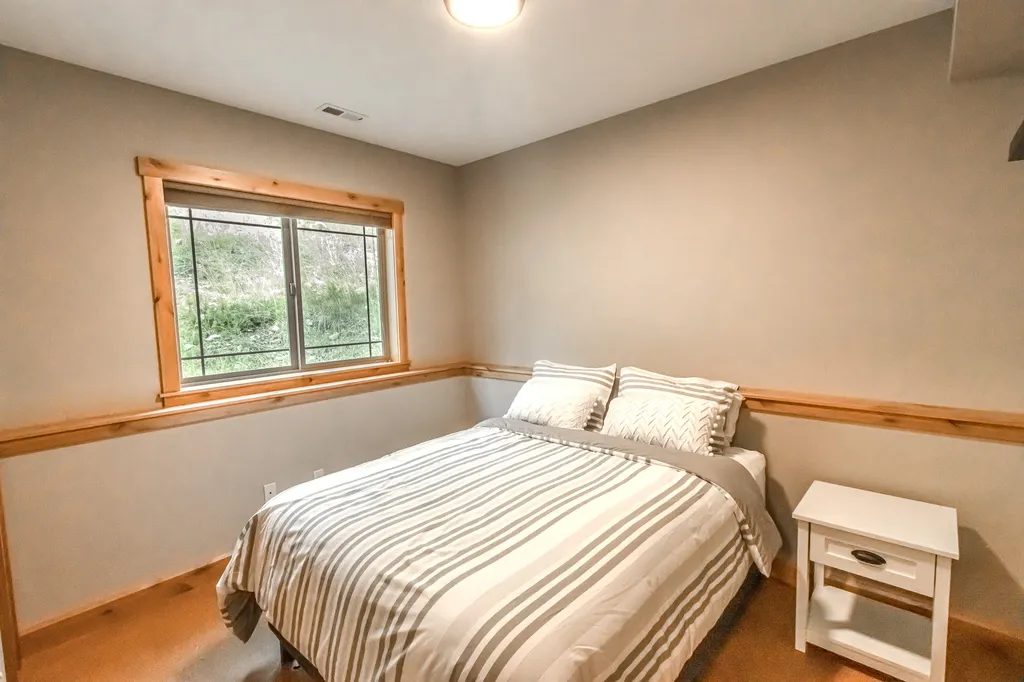 21208 Osprey Loop Rollins MT 59931