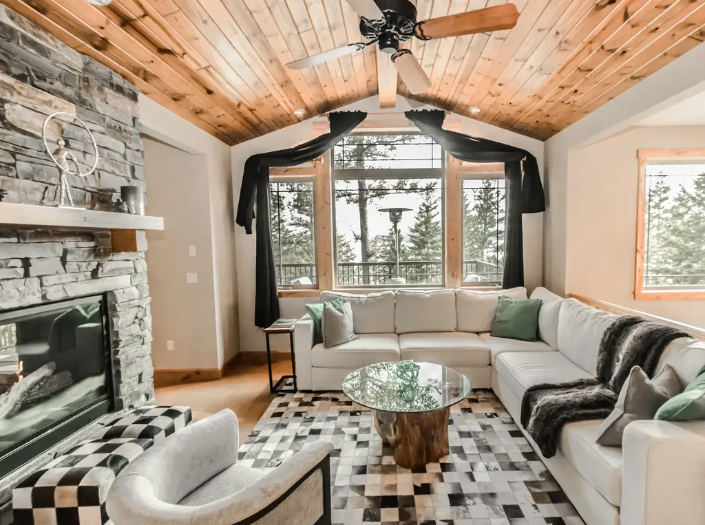 21208 Osprey Loop Rollins MT 59931