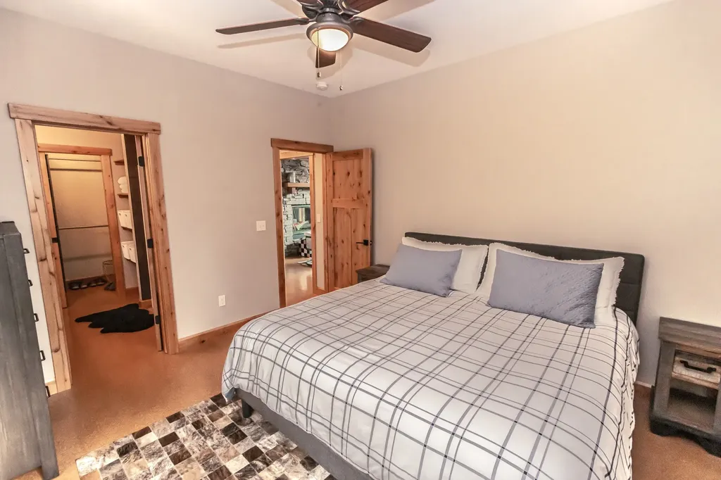 21208 Osprey Loop Rollins MT 59931