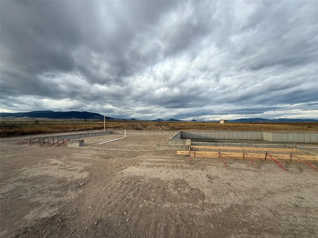 2204 Dryland Loop East Helena MT 59635