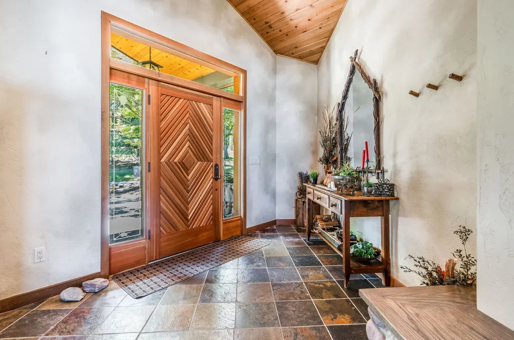 953 Angel Point Road Lakeside MT 59922