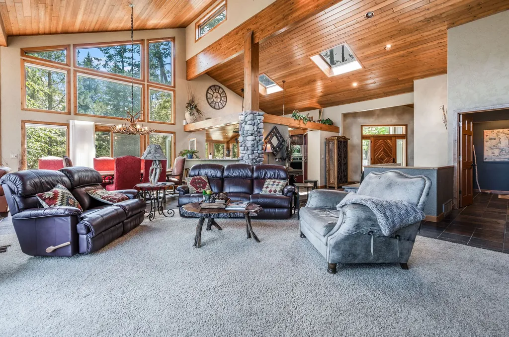 953 Angel Point Road Lakeside MT 59922
