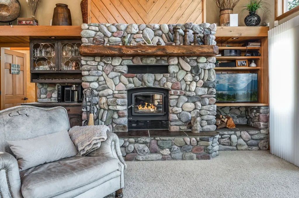 953 Angel Point Road Lakeside MT 59922