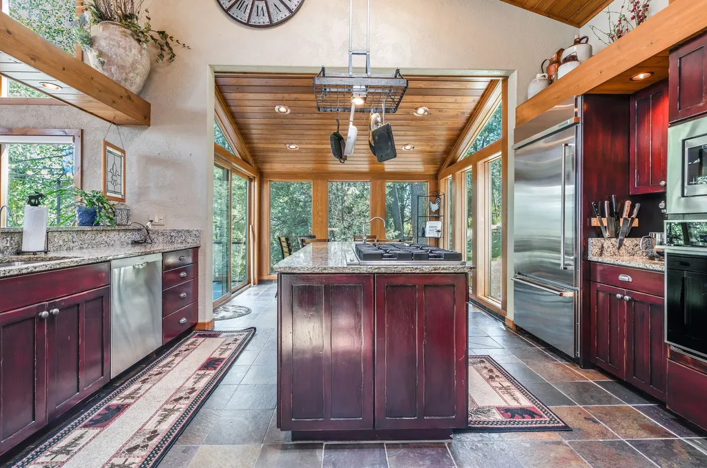 953 Angel Point Road Lakeside MT 59922