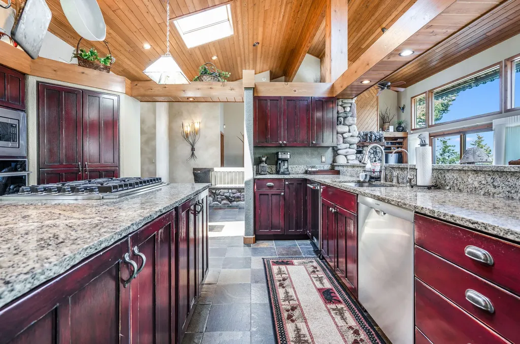 953 Angel Point Road Lakeside MT 59922