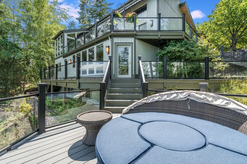 953 Angel Point Road Lakeside MT 59922