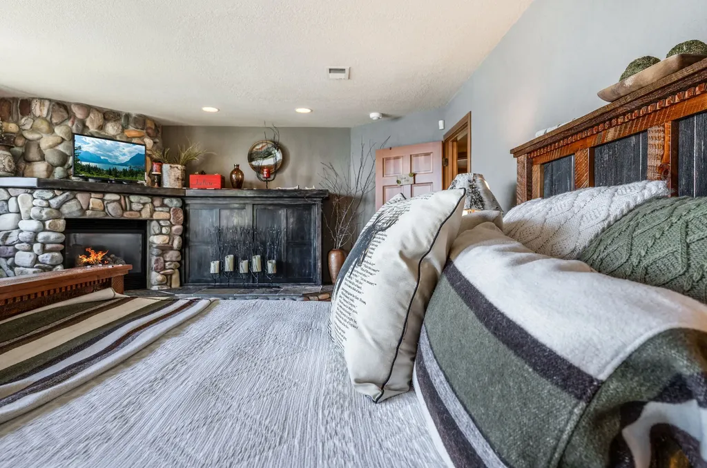 953 Angel Point Road Lakeside MT 59922