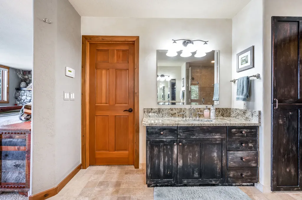 953 Angel Point Road Lakeside MT 59922