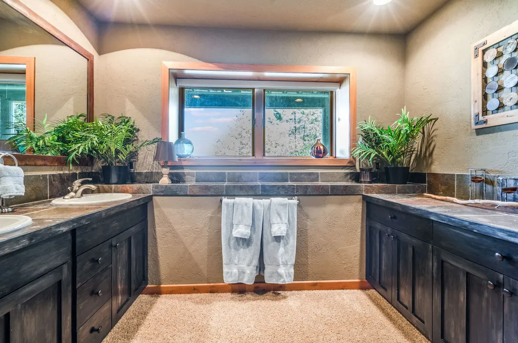 953 Angel Point Road Lakeside MT 59922